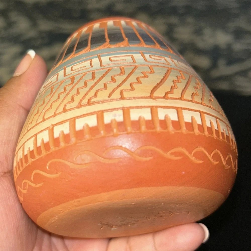 Navajo clay pottery vase signed